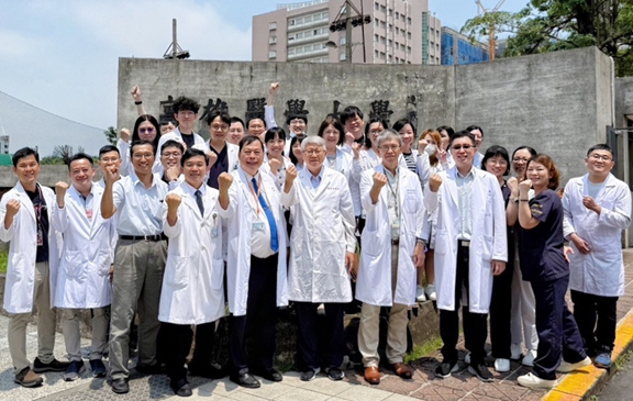 吳登強教授團體照